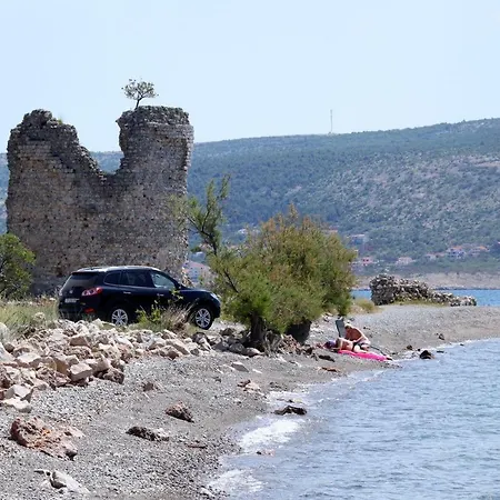 Triple Starigrad 17698k 3* Starigrad Paklenica